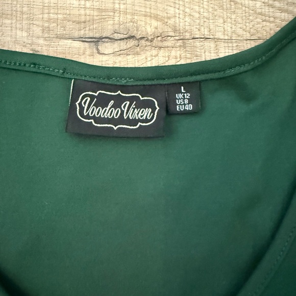 Voodoo Vixen Green Ruched V-Neck T-Shirt - Picture 2 of 3